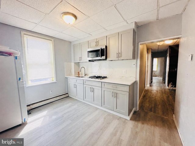 1555 S NEWKIRK ST, Philadelphia, PA 19146