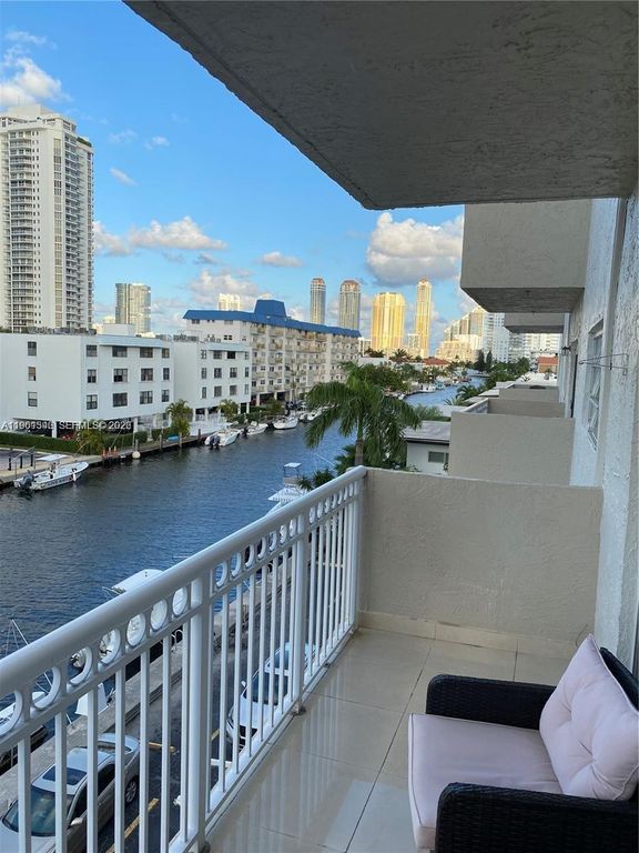 3601 NE 170th St 407, North Miami Beach, FL 33160