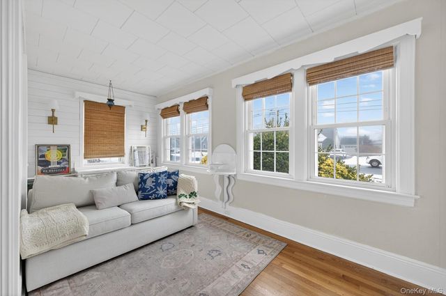 9 Garden Place, Bay Shore, NY 11706