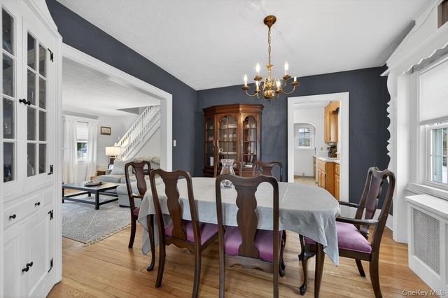 9 Garden Place, Bay Shore, NY 11706