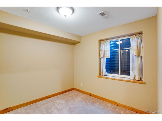 235 Carina Cir 105, Loveland, CO 80537