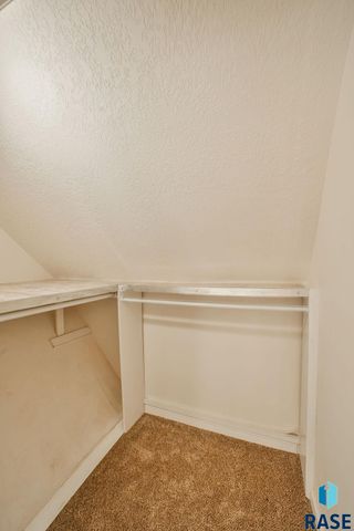 915 N Mable Ave Avenue, Sioux Falls, SD 57103