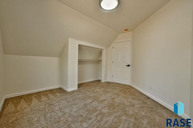 915 N Mable Ave Avenue, Sioux Falls, SD 57103