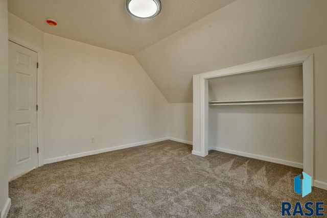 915 N Mable Ave Avenue, Sioux Falls, SD 57103