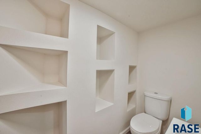 915 N Mable Ave Avenue, Sioux Falls, SD 57103