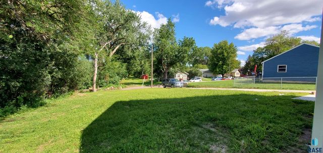 915 N Mable Ave Avenue, Sioux Falls, SD 57103