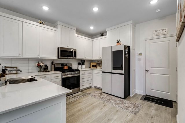 7031 Cedar Creek Drive, Grand Prairie, TX 75054