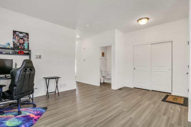 32075 Savannah Drive, Lakemoor, IL 60051