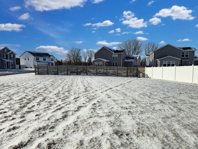 32075 Savannah Drive, Lakemoor, IL 60051