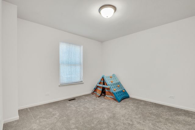 32075 Savannah Drive, Lakemoor, IL 60051