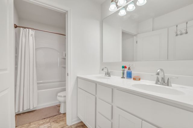 32075 Savannah Drive, Lakemoor, IL 60051