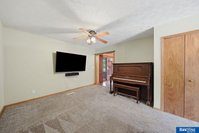 5410 Wilkins Circle, Lincoln, NE 68524