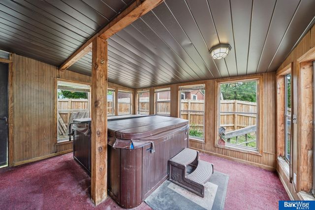 5410 Wilkins Circle, Lincoln, NE 68524
