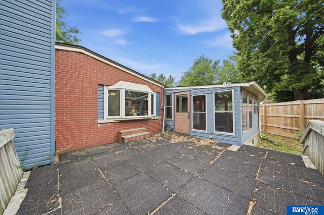 5410 Wilkins Circle, Lincoln, NE 68524