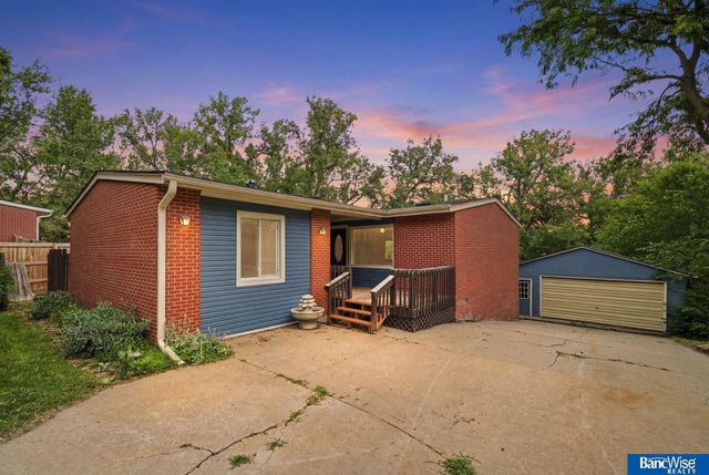 5410 Wilkins Circle, Lincoln, NE 68524