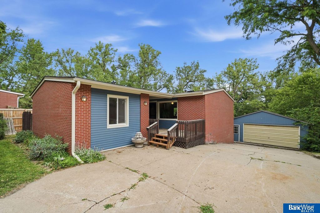 5410 Wilkins Circle, Lincoln, NE 68524