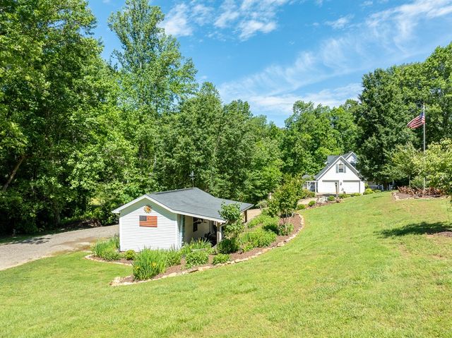 724 Fish Cove Road, Blairsville, GA 30512