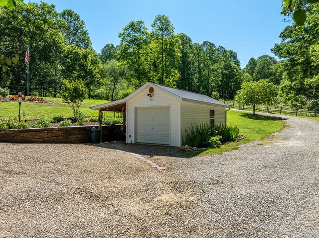 724 Fish Cove Road, Blairsville, GA 30512