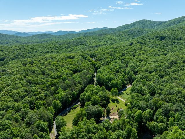 724 Fish Cove Road, Blairsville, GA 30512