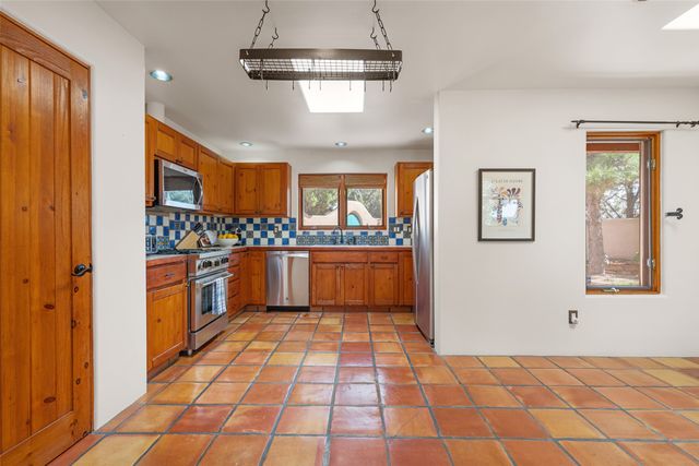 13 Palacio Road, Santa Fe, NM 87508