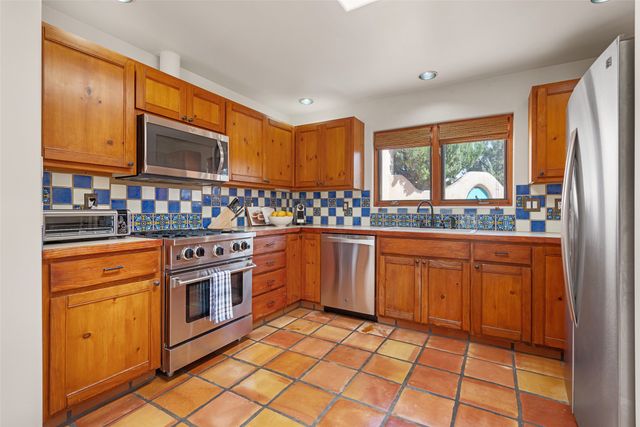 13 Palacio Road, Santa Fe, NM 87508