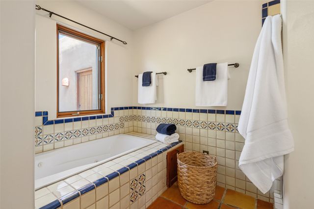 13 Palacio Road, Santa Fe, NM 87508
