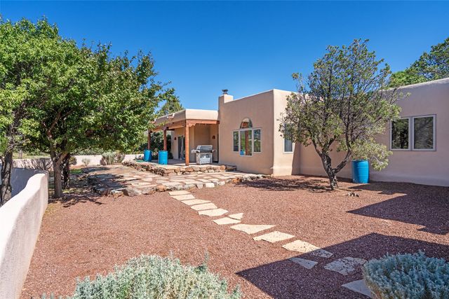 13 Palacio Road, Santa Fe, NM 87508