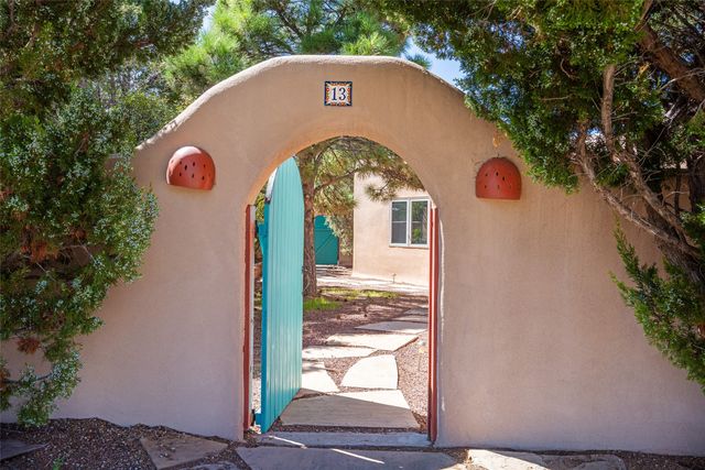 13 Palacio Road, Santa Fe, NM 87508