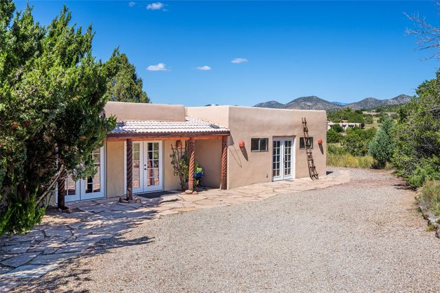 13 Palacio Road, Santa Fe, NM 87508