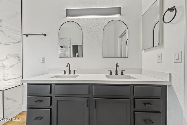 533 E KYLE Court, Gilbert, AZ 85296