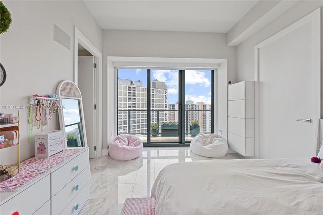 1451 Brickell Ave 2802, Miami, FL 33131