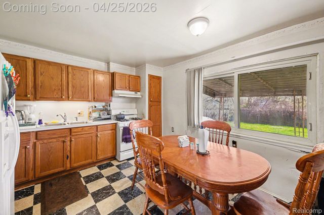 634 Kenilworth Avenue, Pontiac, MI 48340