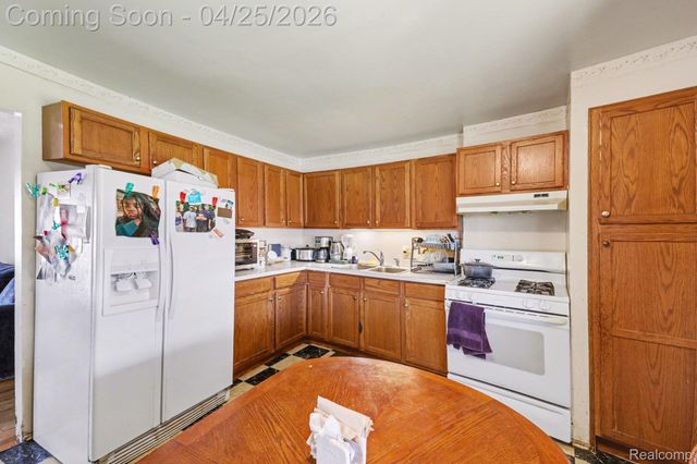 634 Kenilworth Avenue, Pontiac, MI 48340