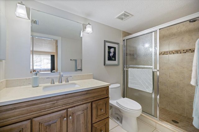 668 BIRD BAY CIRCLE 17, Venice, FL 34285