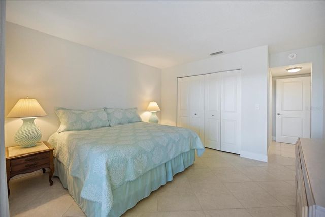 668 BIRD BAY CIRCLE 17, Venice, FL 34285