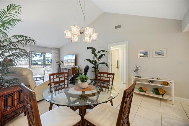 668 BIRD BAY CIRCLE 17, Venice, FL 34285