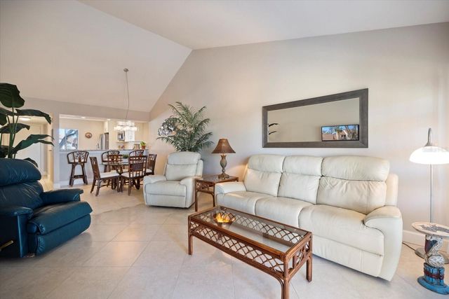 668 BIRD BAY CIRCLE 17, Venice, FL 34285