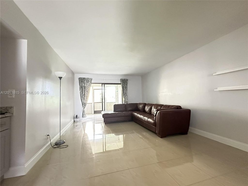 9370 SW 8th St 107, Boca Raton, FL 33428