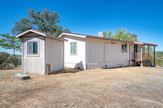 33298 Wahoo Ln, Auberry, CA 93602