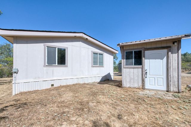 33298 Wahoo Ln, Auberry, CA 93602