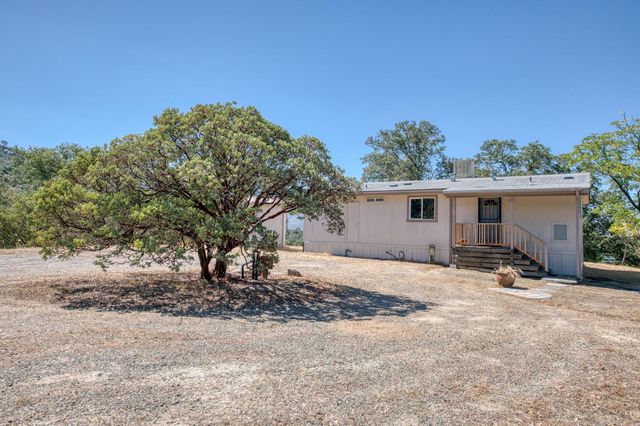 33298 Wahoo Ln, Auberry, CA 93602