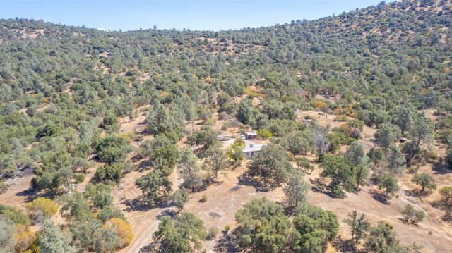 33298 Wahoo Ln, Auberry, CA 93602