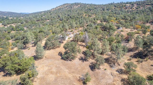 33298 Wahoo Ln, Auberry, CA 93602