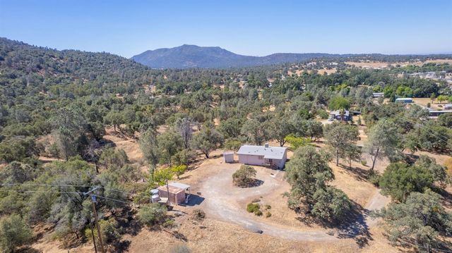 33298 Wahoo Ln, Auberry, CA 93602