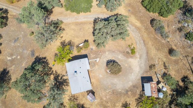 33298 Wahoo Ln, Auberry, CA 93602