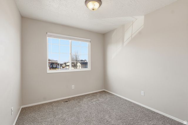 1932 N 810 W, Clinton, UT 84015