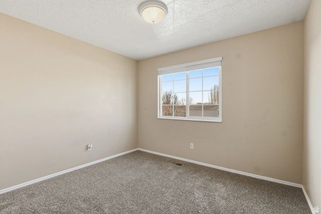 1932 N 810 W, Clinton, UT 84015