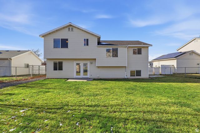 1932 N 810 W, Clinton, UT 84015
