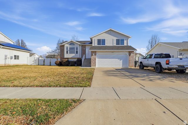 1932 N 810 W, Clinton, UT 84015