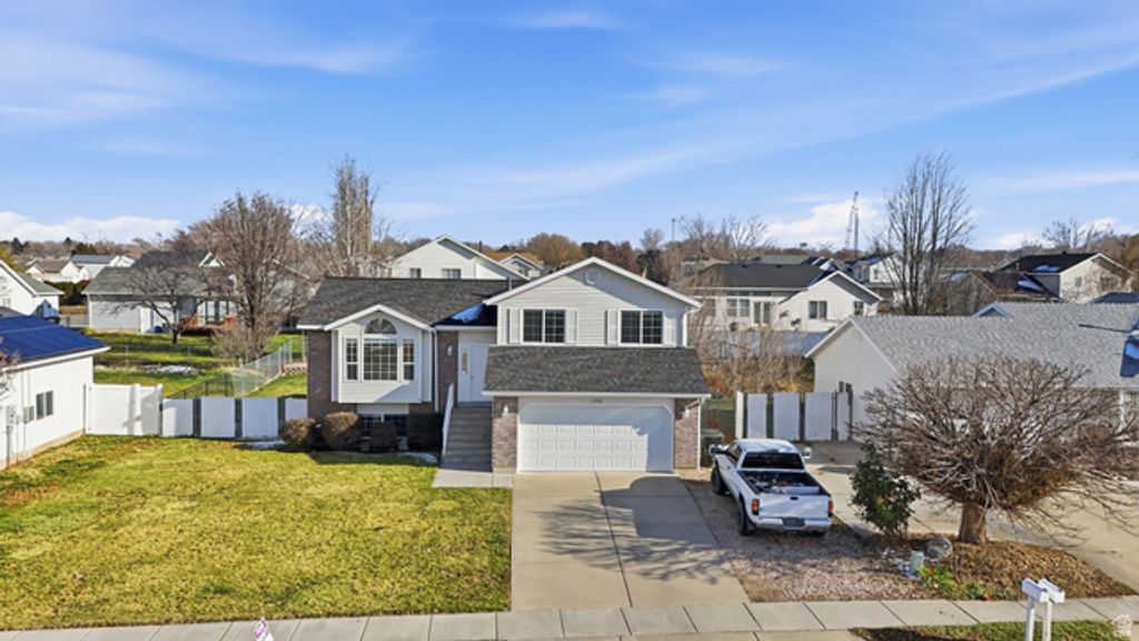 1932 N 810 W, Clinton, UT 84015